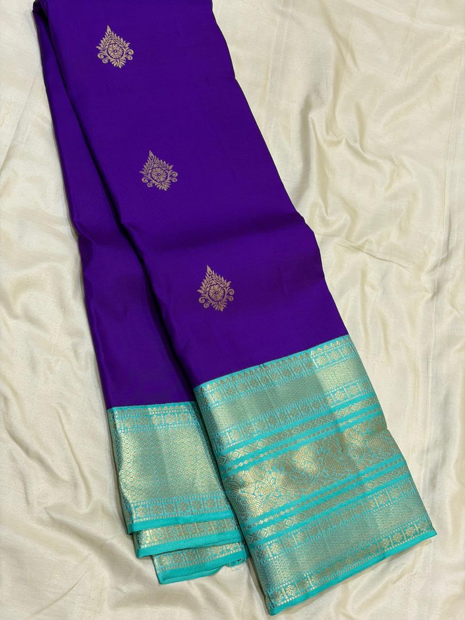 00370201a469b6a2fc0a89d796fcd86a3a9cc5b095283ea43e5a6ddb799323cf