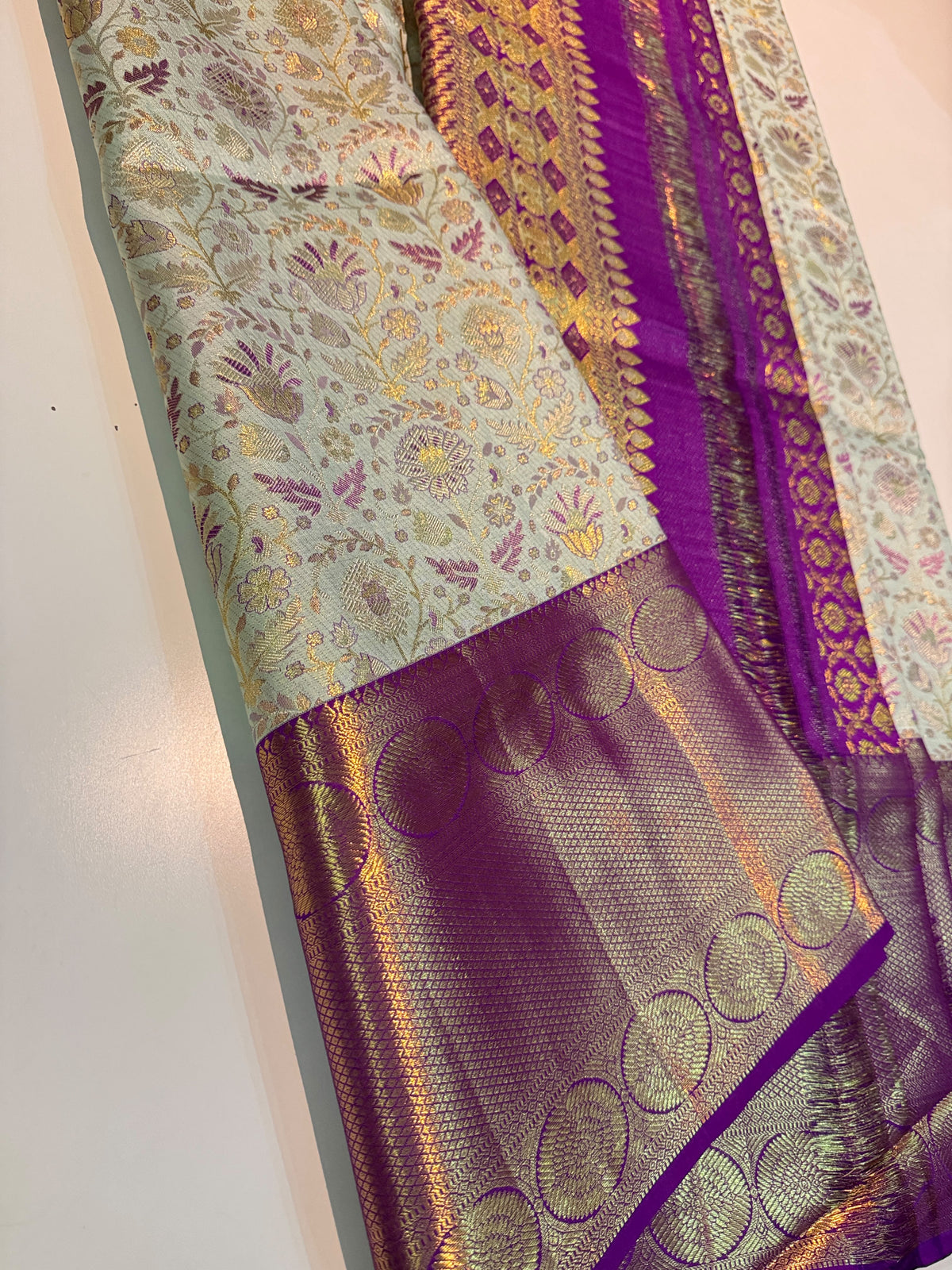 05bcab1b06ab07119af75bf95de2fec869d939dcc9211f0f659e91ef35ad251c