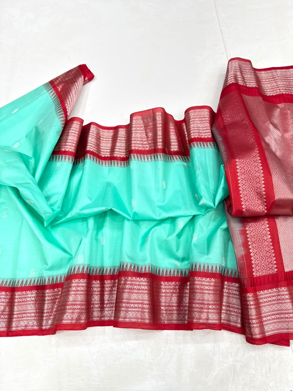 4484cf06f6ad3f876466681c49d10db28dd6bcc51590b3a2f85a41af6d75316f