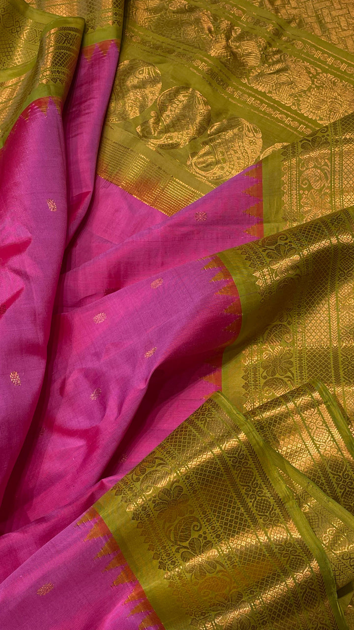 Gadwal Handloom Pure Silk Checks And Buttas Design Temple Kotakomma Kuttu Border Saree