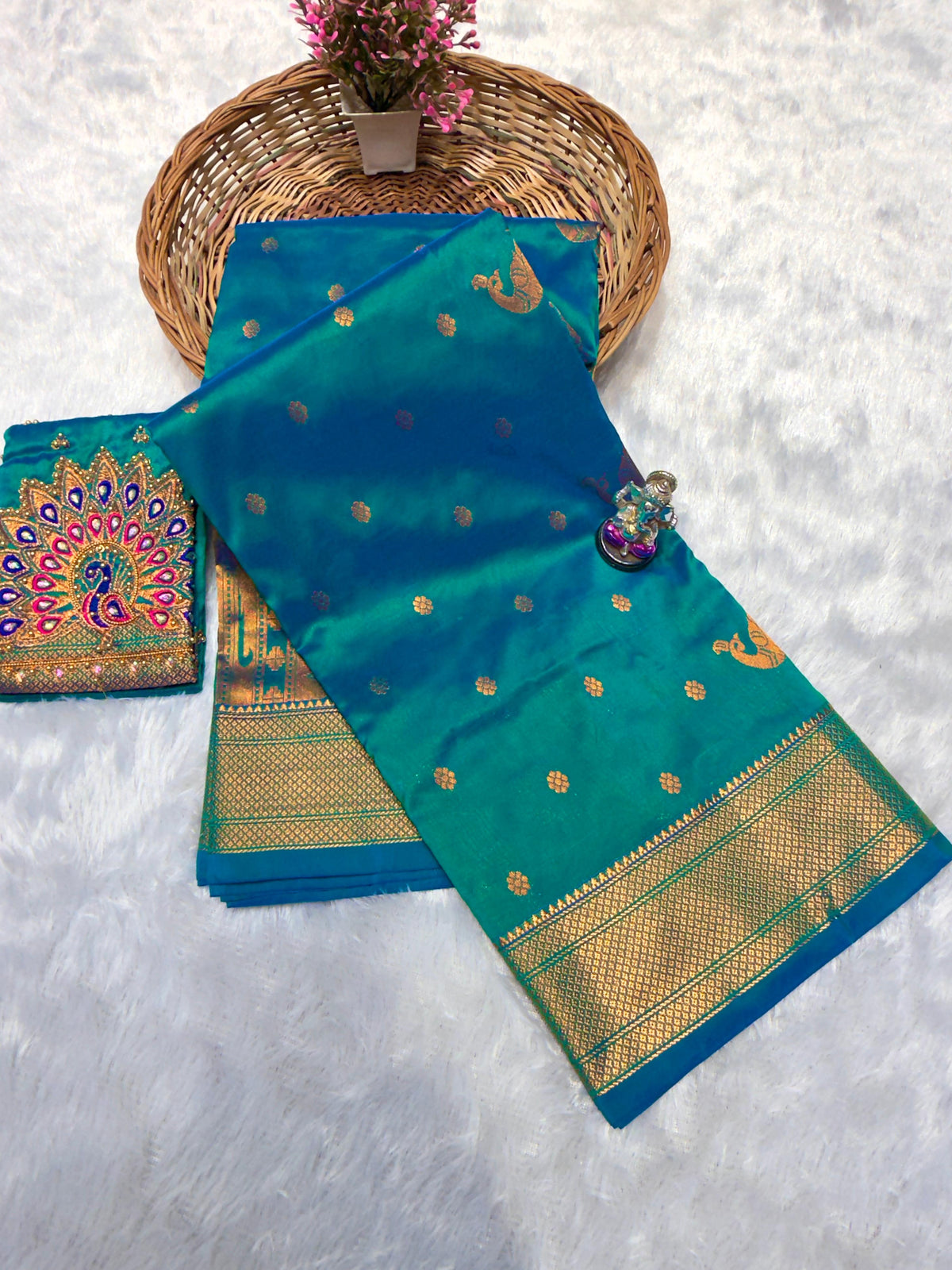 6accac1df50fb97c106f994153480a28a4a6bc637c05ed9b36b1c1c04d33d33a
