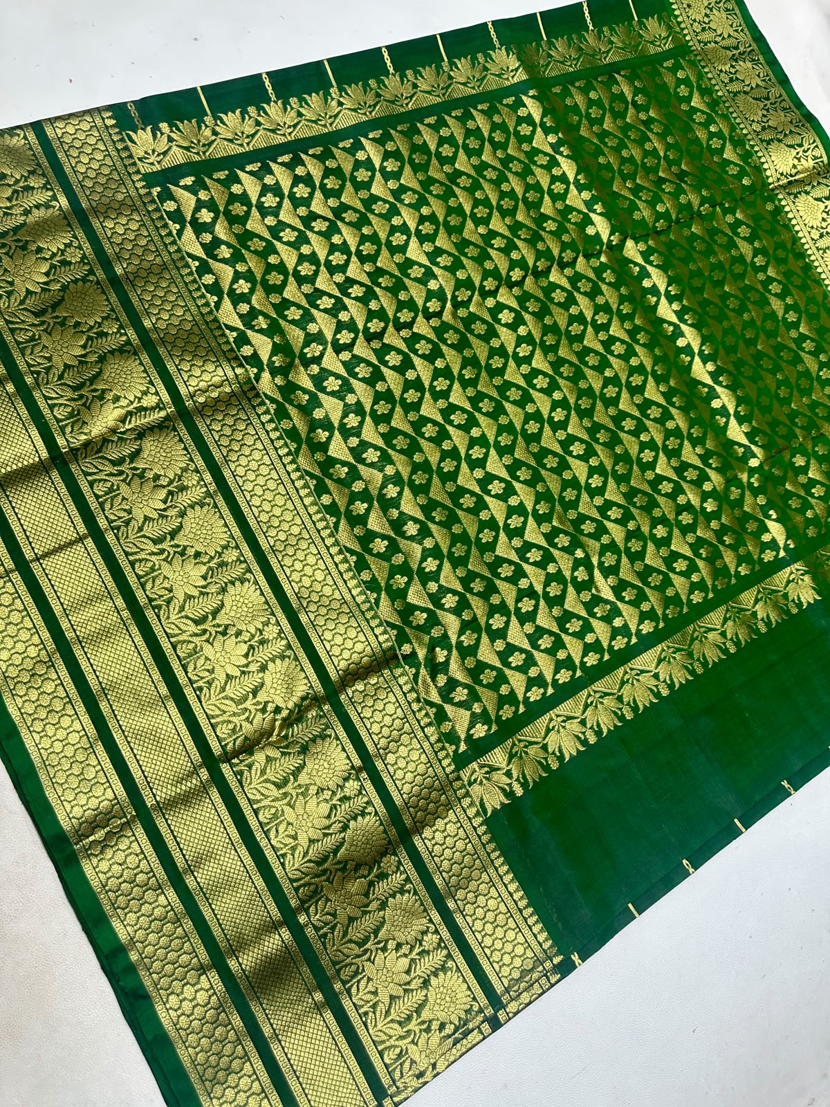 b7cc3c4cdc9feedf3f9b6b0c0a26b00b34d56a924d9db72ee1e03575957bc5f8