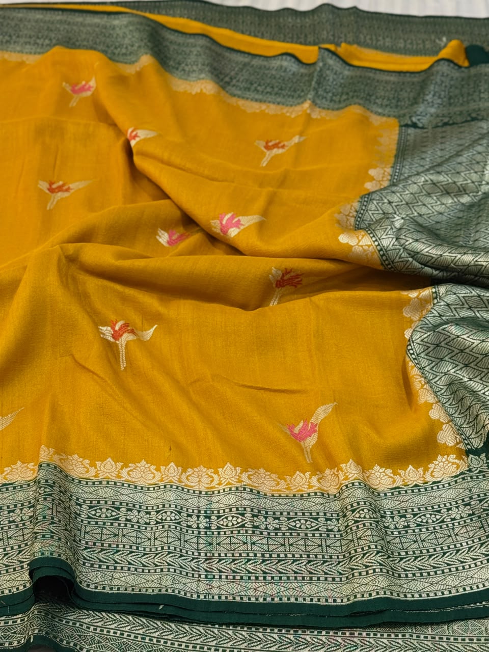 b7eea79f90125f1d7f0c142f13a4ca18597d909cfd690b7d46633c51d9b0097d