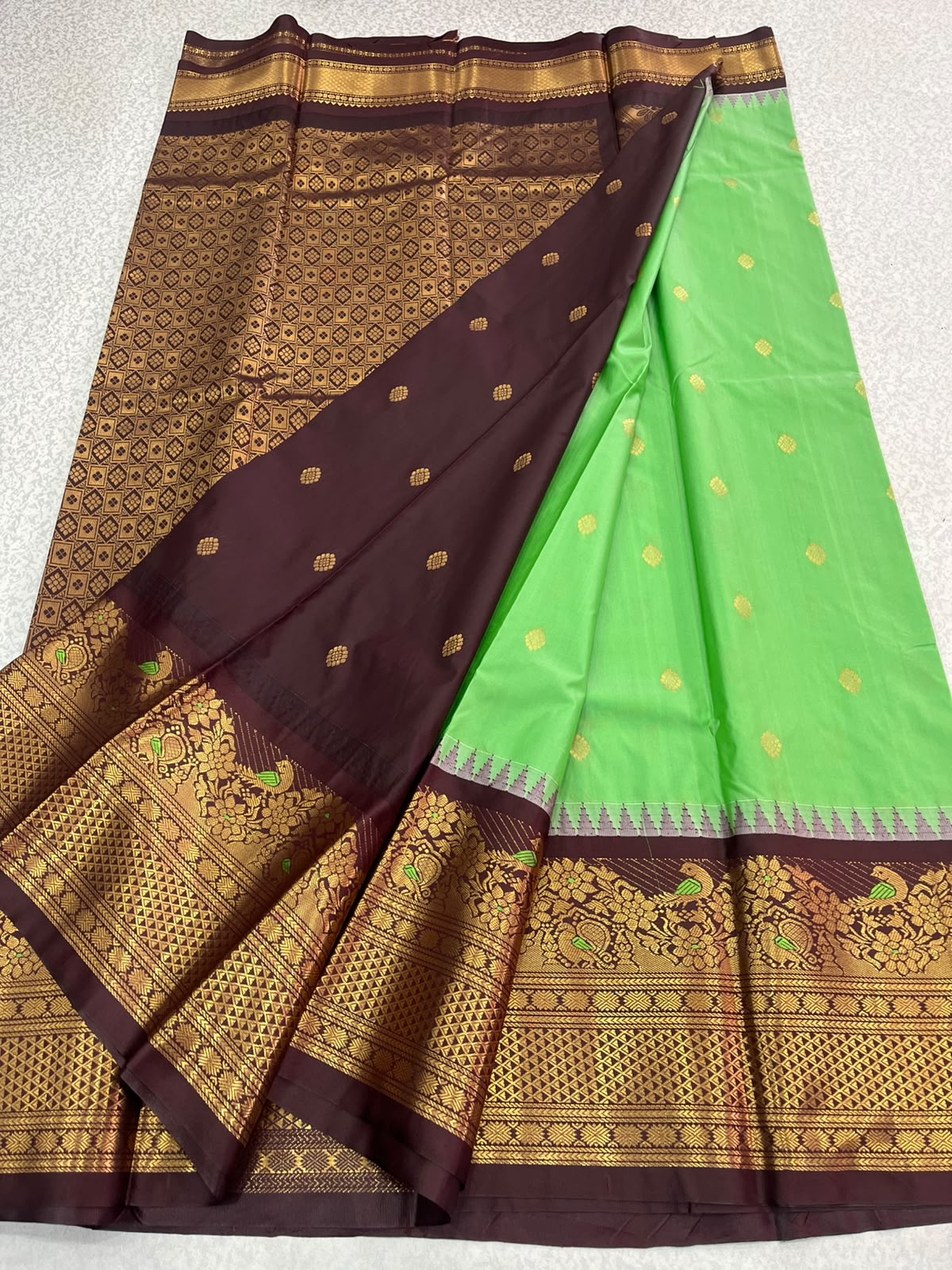 dbbd4e618173789276fb6b8d10ac259eb11a630cb4400cf6cfd3ef9590bfdc48