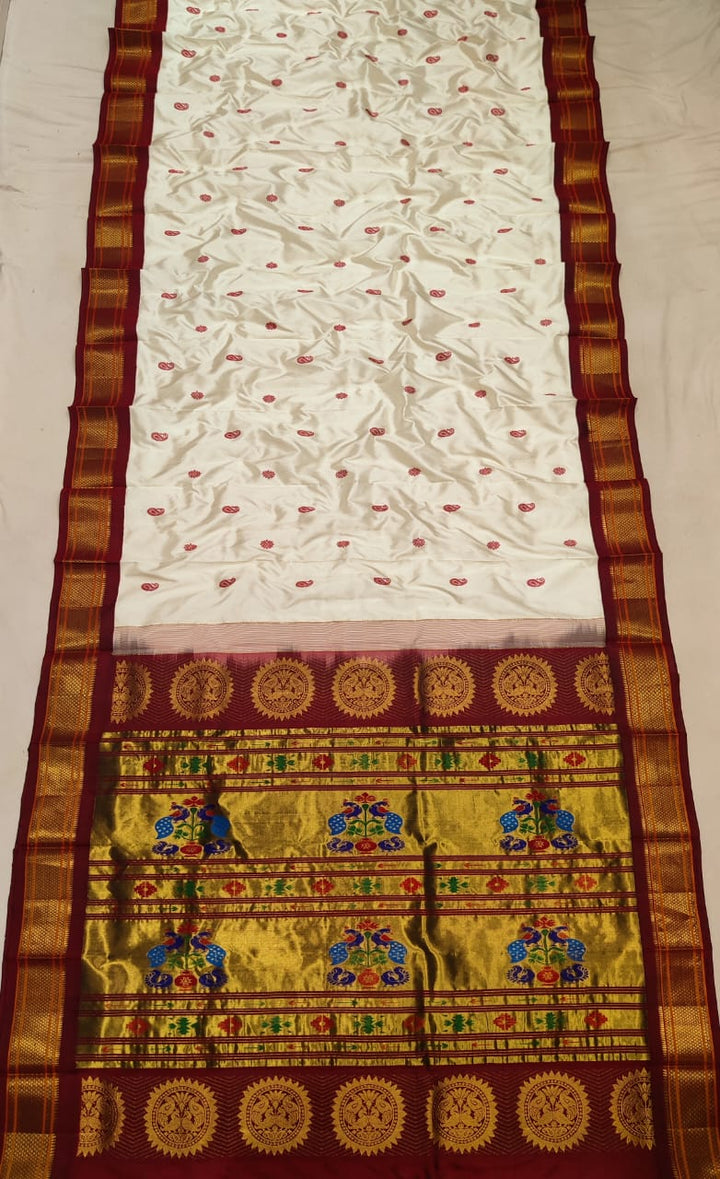 Paithani Handloom Pure Silk Kadiyal All Over Buttas Design Saree