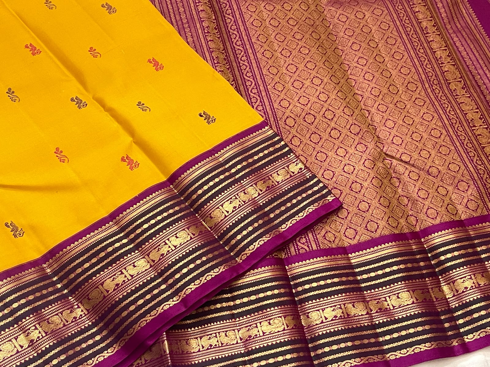 e1a042ef113222a56f3a33c26115eb44dfc640679b2ddb5102794f9ba9f3bb06