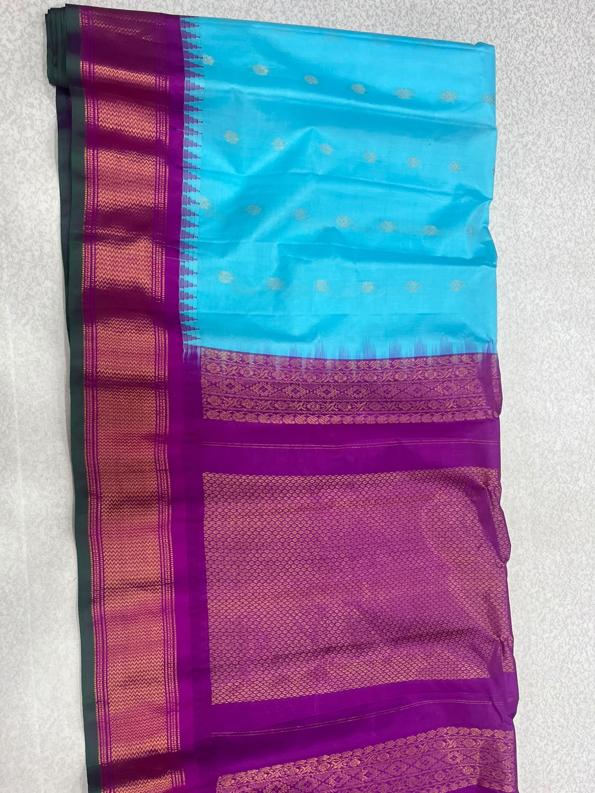 e409eb740872f649d67aae99cd70dcba193f1b5c204e0ee25295920637834e7e