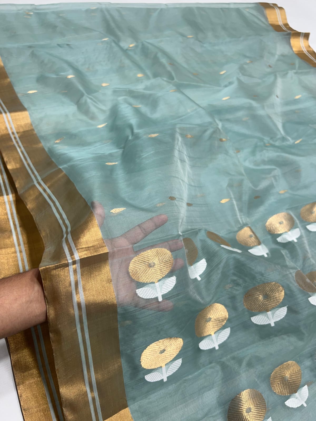 ecef3deea422bf31668d083c3c1c653a85c15f91d885c3f5437d98328aaec118