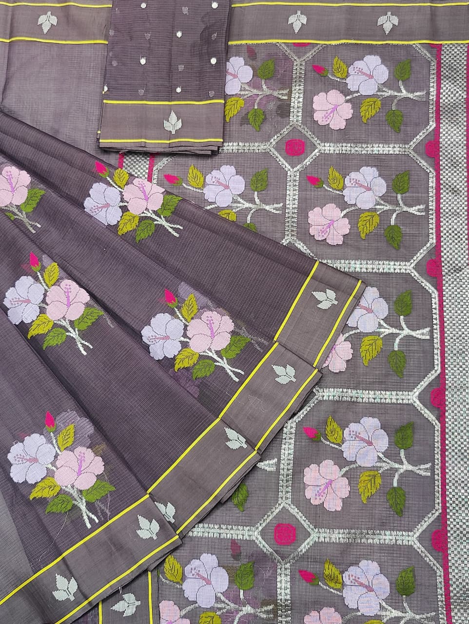 ee055f71cb7f1c70285243a4a659a7e4cc81dd641d0b90e1b98987aaa926582f