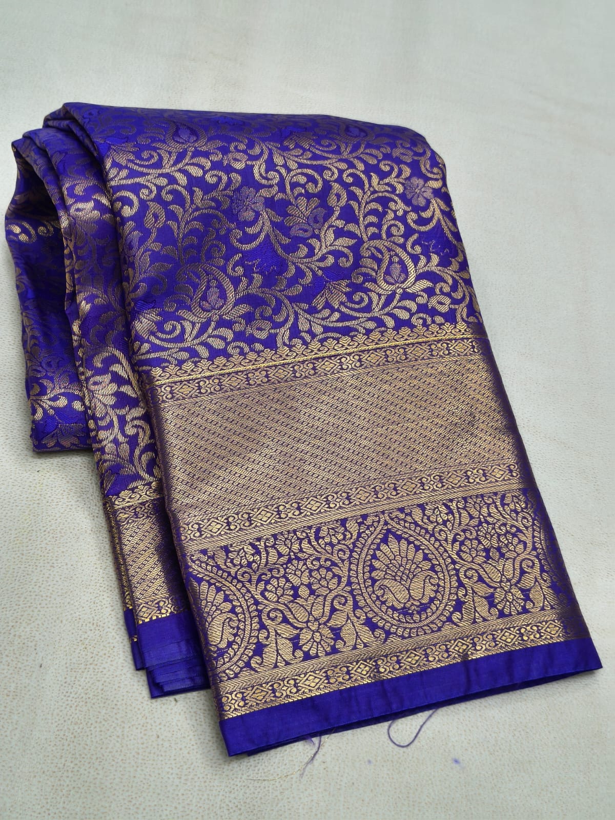 f272cc2bcb844d9feea73f17469be6af041f4a69a1137c26f2f3ef92f2ec65a7
